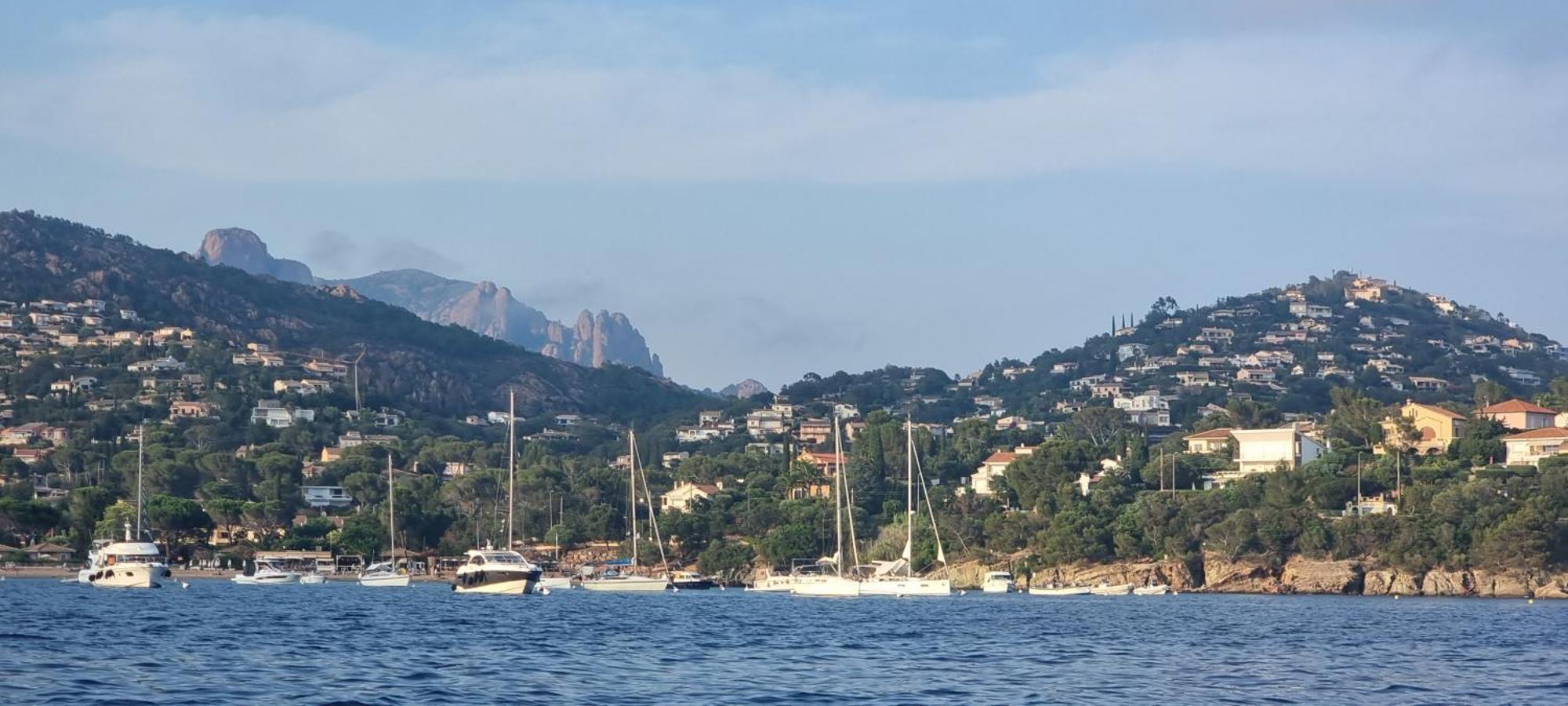 Agay Cap Esterel Village Allee Fleurs - F2 Clim Vue Golf Et Mer - Grande Terrasse Plein Sud Saint-Raphaël Eksteriør billede