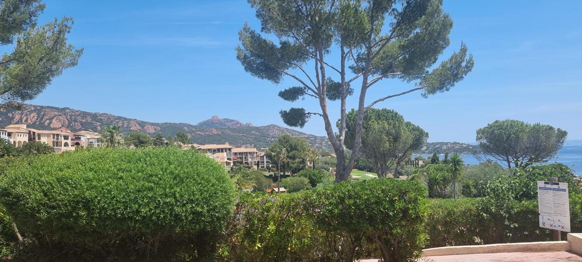 Agay Cap Esterel Village Allee Fleurs - F2 Clim Vue Golf Et Mer - Grande Terrasse Plein Sud Saint-Raphaël Eksteriør billede