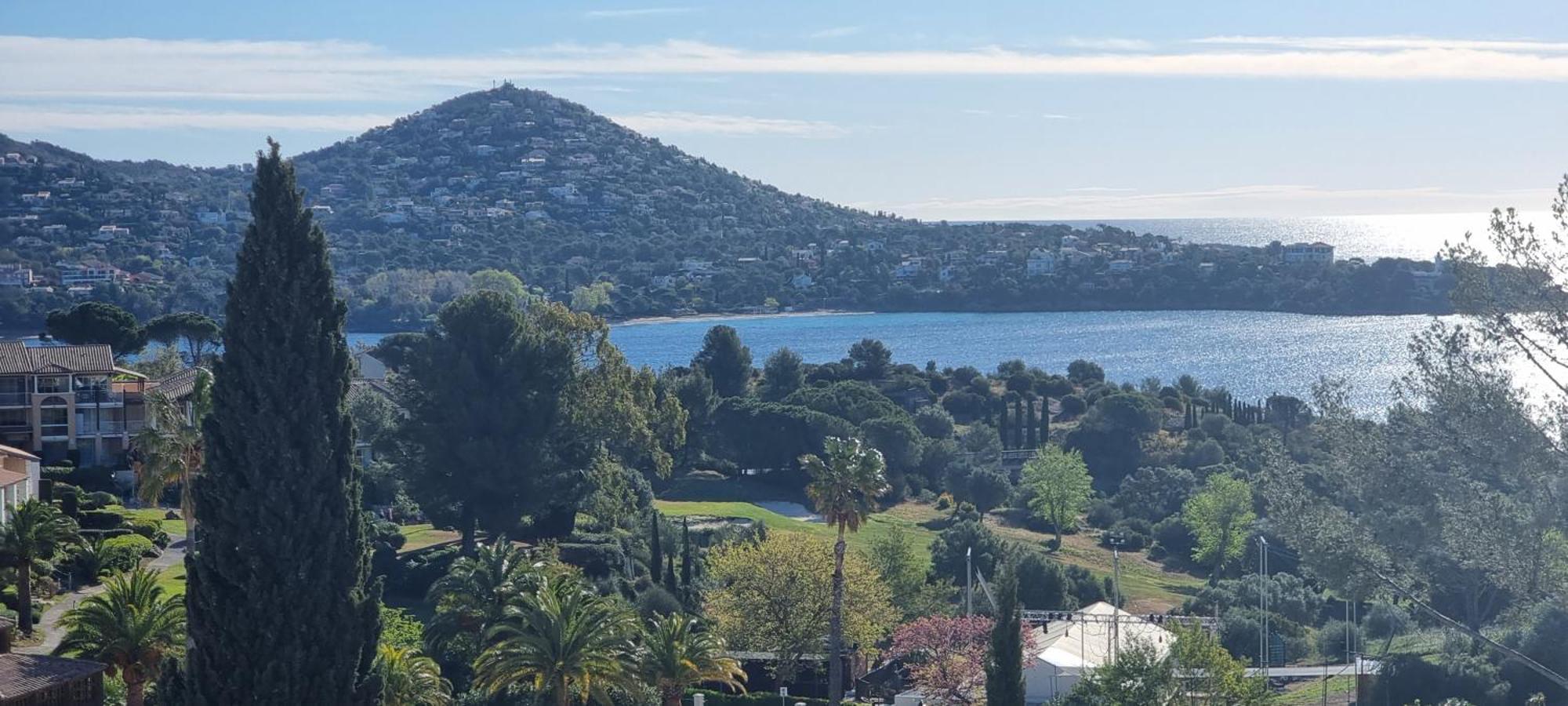 Agay Cap Esterel Village Allee Fleurs - F2 Clim Vue Golf Et Mer - Grande Terrasse Plein Sud Saint-Raphaël Eksteriør billede